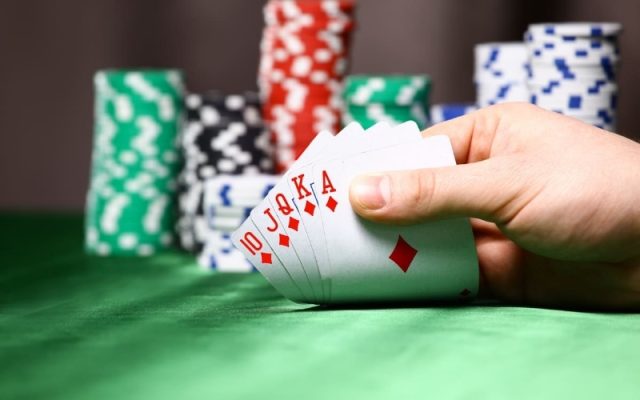 Bí kíp xử lý bài khi gặp thùng phá sảnh hạn chế thua lỗ nặng