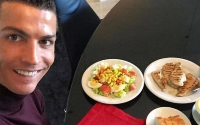 Giải mã chế độ ăn kiêng khắc nghiệt giúp Ronaldo duy trì đỉnh cao ở tuổi 40