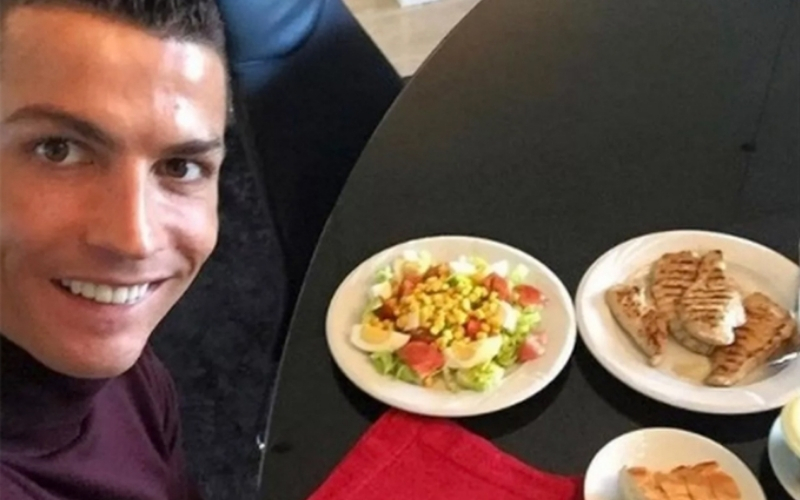 Giải mã chế độ ăn kiêng khắc nghiệt giúp Ronaldo duy trì đỉnh cao ở tuổi 40