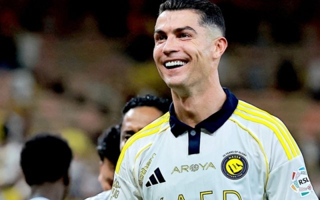 Cách các cầu thủ kiếm bộn tiền từ việc bán bản quyền hình ảnh cá nhân