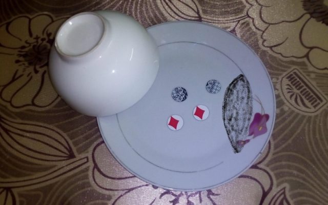 Cơ chế chuyển động vật lý của quân vị trong xóc đĩa dân gian