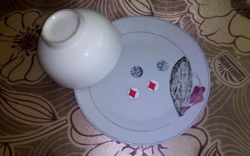 Cơ chế chuyển động vật lý của quân vị trong xóc đĩa dân gian