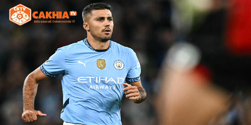 Rodri kiểm soát khu trung tuyến trong top 20 cầu thủ