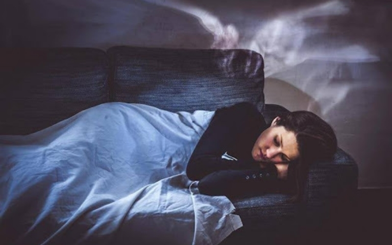 Mơ Thấy Người Thân Đã Mất nói chuyện có Ý Nghĩa Gì là gì?