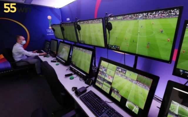 Công nghệ VAR là gì? Tác động của VAR đến trận đấu