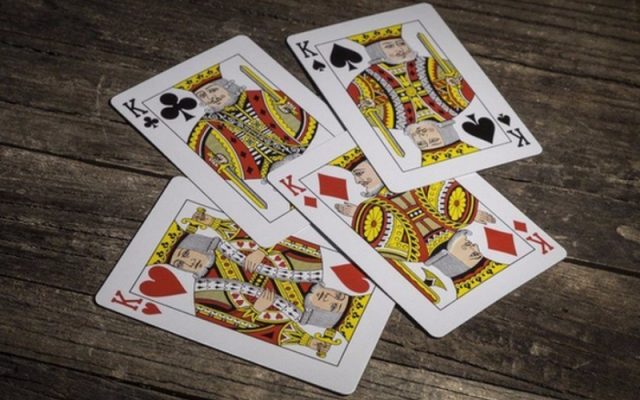 Sự du nhập của bộ bài Tây vào Việt Nam