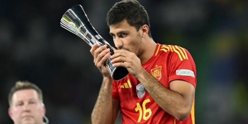 Ngôi sao bóng đá Rodri với kỹ thuật tốt