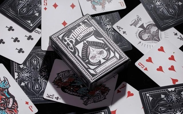 Điểm danh Top 10 bộ bài Tây có thiết kế đẹp, độc lạ và đắt giá nhất thế giới