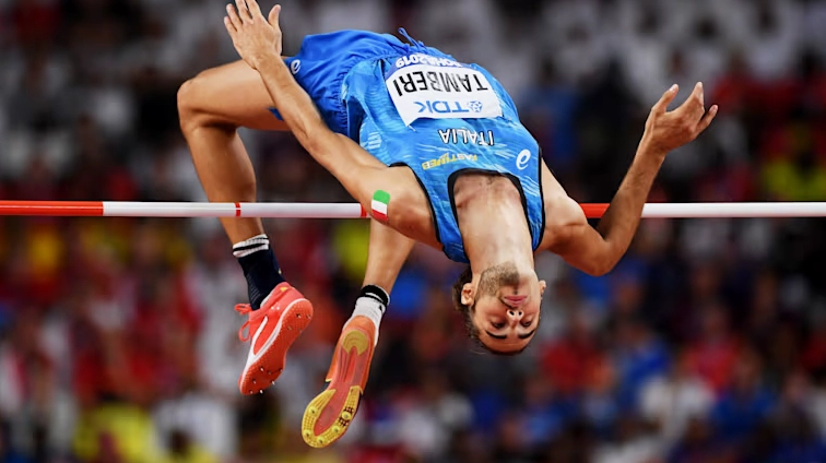 Đằng sau ánh hào quang là những góc khuất đầy thú vị về niềm tin tâm linh trên chặng đường chinh phục đỉnh cao