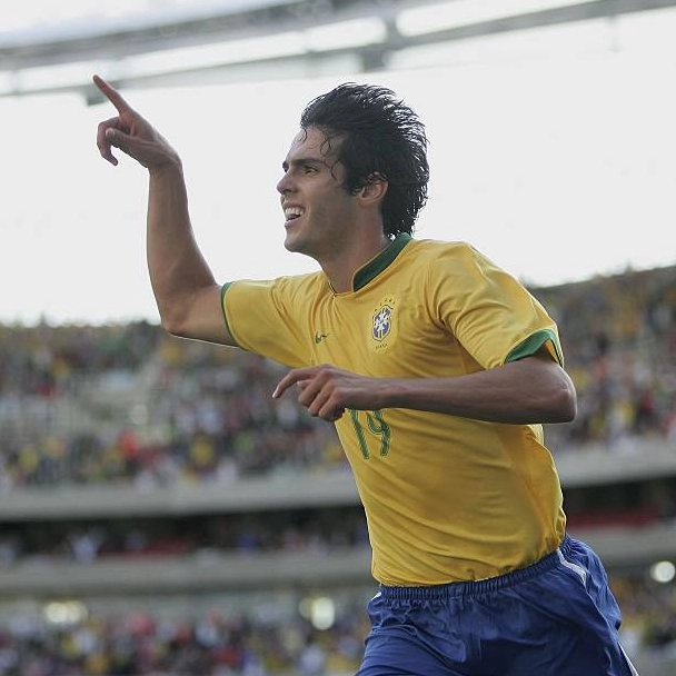 Khoảnh khắc vỡ òa cảm xúc của Kaká khi ghi bàn cho đội tuyển quốc gia mang theo niềm tự hào to lớn của quê hương