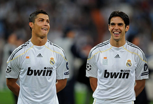 Nụ cười tỏa nắng của hai siêu sao hàng đầu thế giới trong màu áo câu lạc bộ hoàng gia Tây Ban Nha