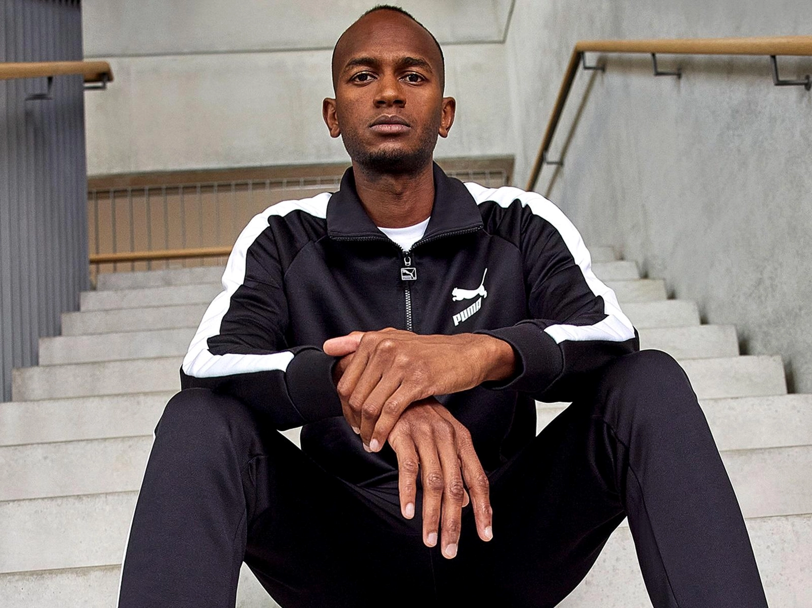 Pha uốn lưng không tưởng lừa gạt mọi định luật vật lý khiến giới phân tích phải đứng ngồi không yên