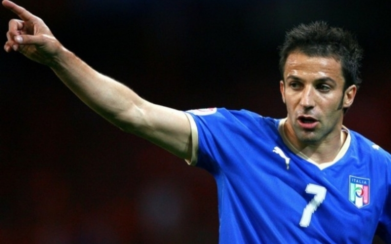 Cú cứa lòng thương hiệu Del Piero kết liễu cỗ xe tăng Đức