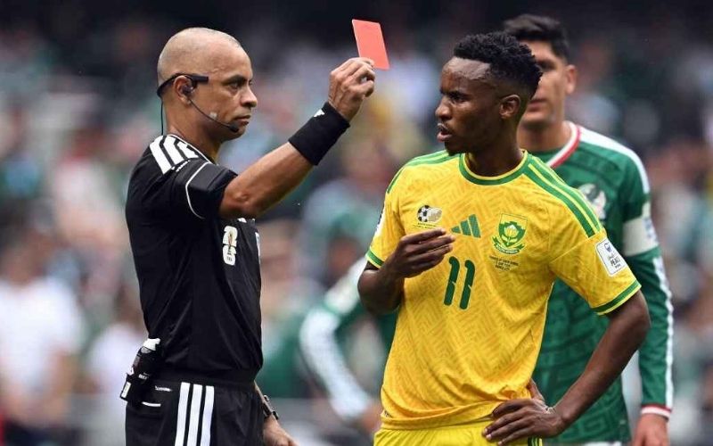 Tấm thẻ đỏ tai hại làm thay đổi hoàn toàn cục diện trận World Cup 2026