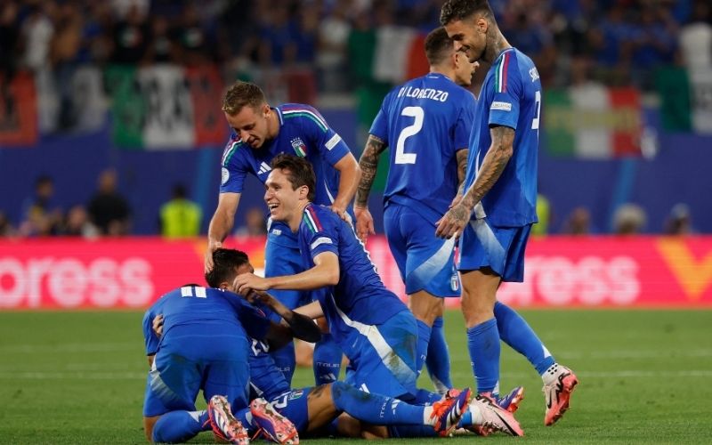 Catenaccio Triết lý phòng ngự huyền thoại của bóng đá Ý