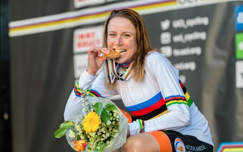 Annemiek van Vleuten Hành Trình Của Huyền Thoại Xe Đạp Đường Trường Nữ